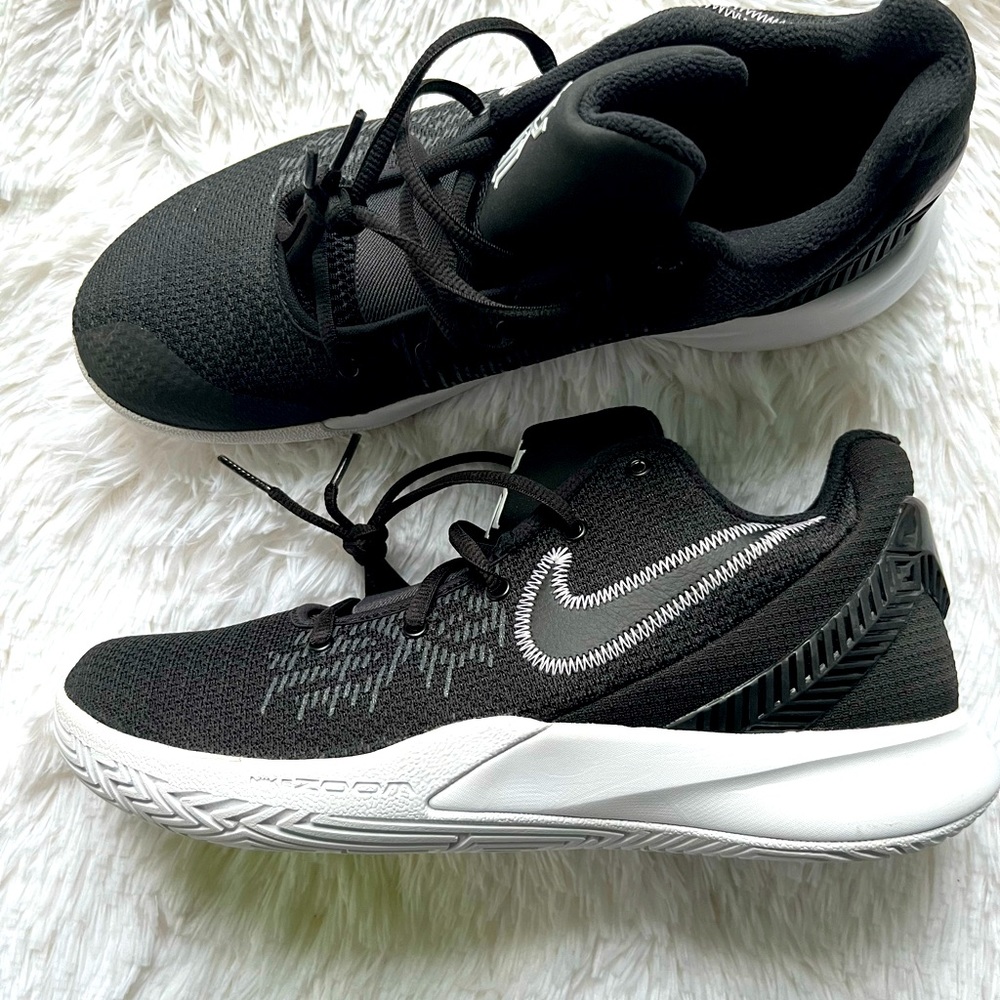 NWOT Nike Zoom Men’s Sneakers Size 8.5